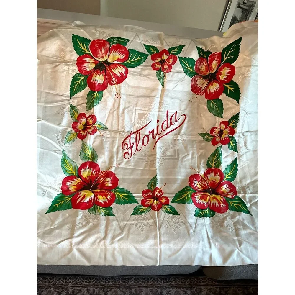 Gorgeous vintage Florida tablecloth, hibiscus flowers damask 50